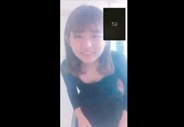 スマホ個人撮影　ビデオ通話中に脱いでいく笑顔がかわいいJD→マン毛チラ見えv